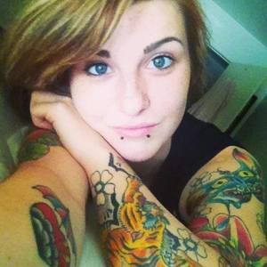 Meet your Posher, Adele torres