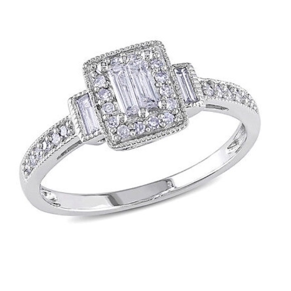 10k white gold Engagement Ring