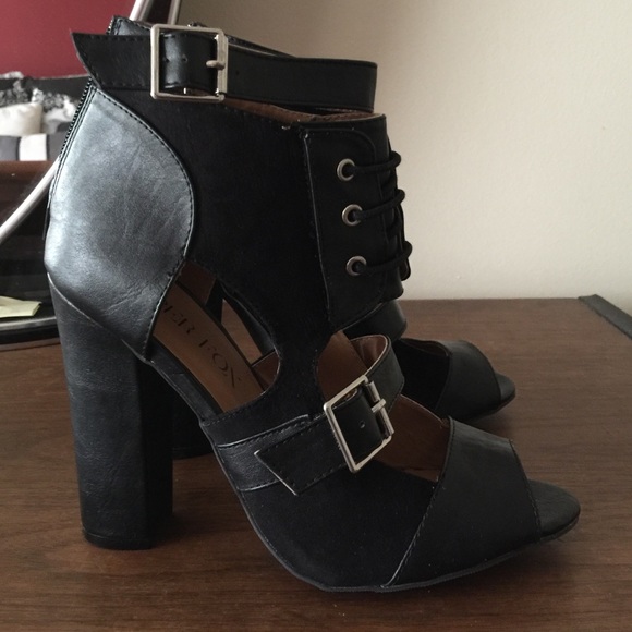 Black Grunge Heels - Picture 1 of 3
