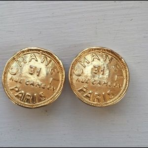 Bundle: vintage clip on earrings