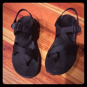 ***LIKE NEW*** Chacos!
