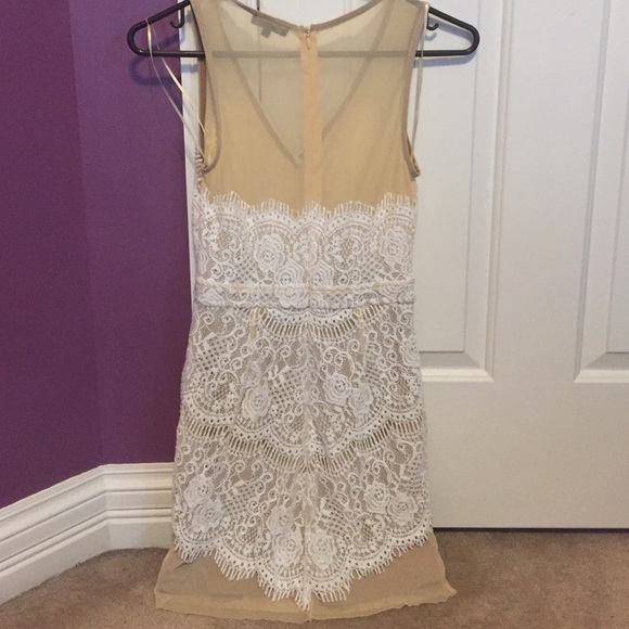 White lace dress! - Picture 2 of 2