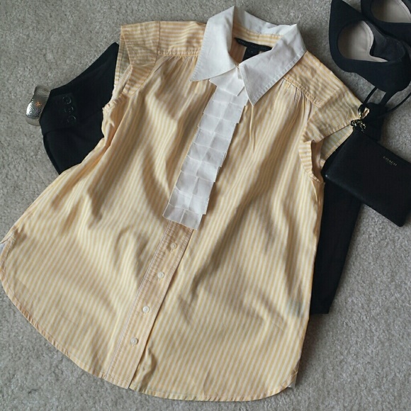 Marc by Marc Jacobs Tops - *Marc by Marc Jacobs Button down Top!!~Classic!!*