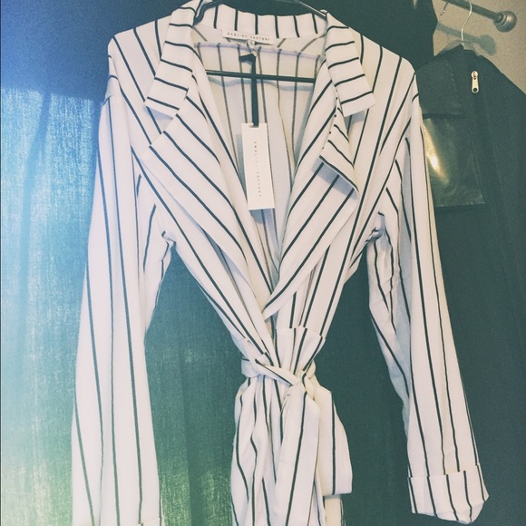 White, Navy stripped Romper, Size: M - Picture 1 of 4