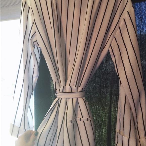 White, Navy stripped Romper, Size: M - Picture 2 of 4