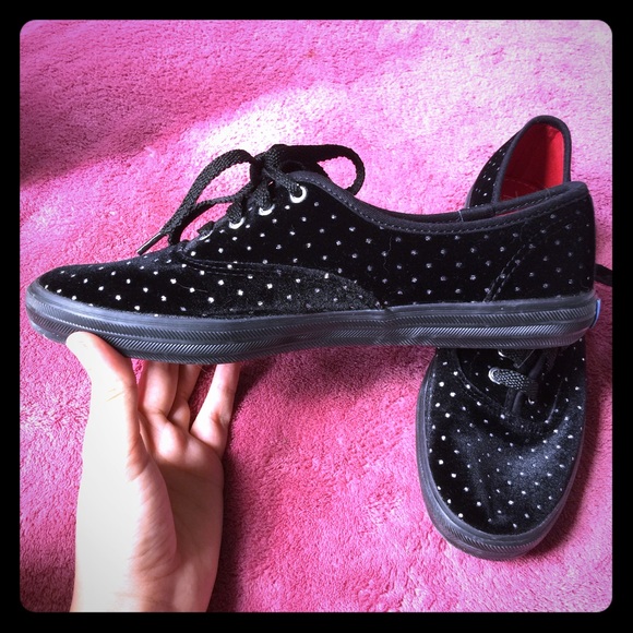 Black Ked's by Taylor Swift Limited Edition