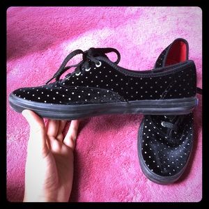 Black Ked's by Taylor Swift Limited Edition