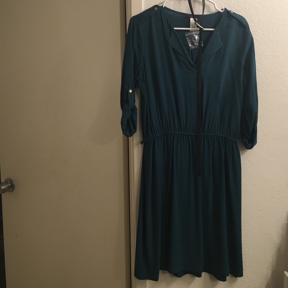 Classy Dress - Picture 2 of 4