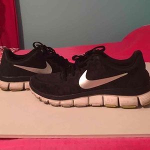 Nike Black Leopard Running Shoes