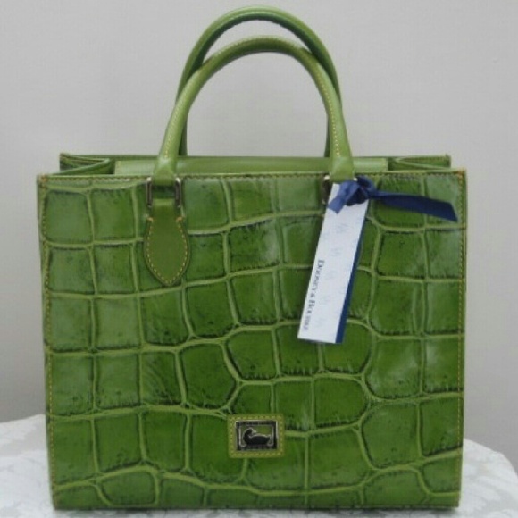 Green dooney.     (AP1)