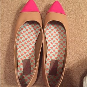 Nude, pink flats.