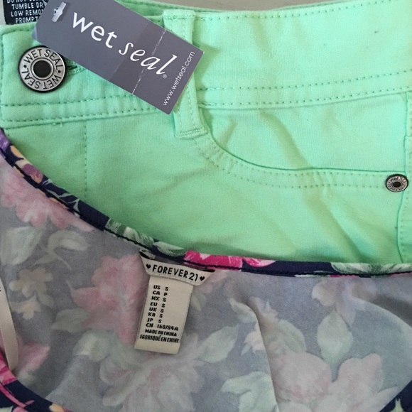 NWT Wet Seal shorts and forever 21 crop tee size S - Picture 4 of 4