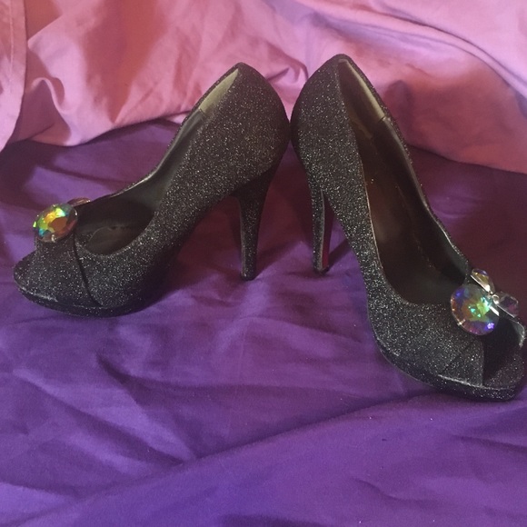 Black red bottom high heels - Picture 2 of 3