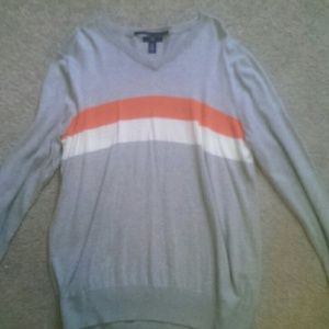 Gap sweater