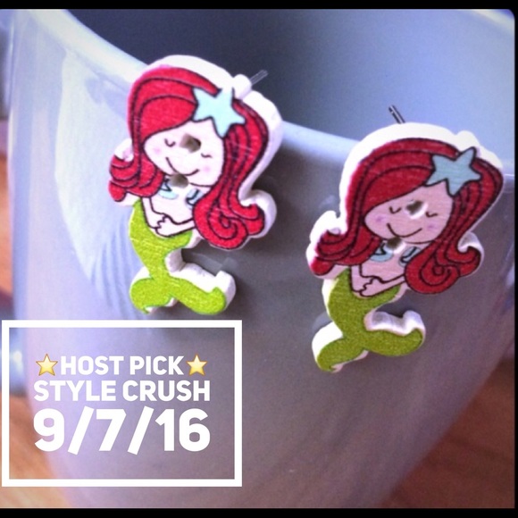🍂Little Mermaid Button Earrings