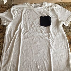 Hollister pocket tee like new