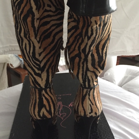 Used - Picture 3 of 4