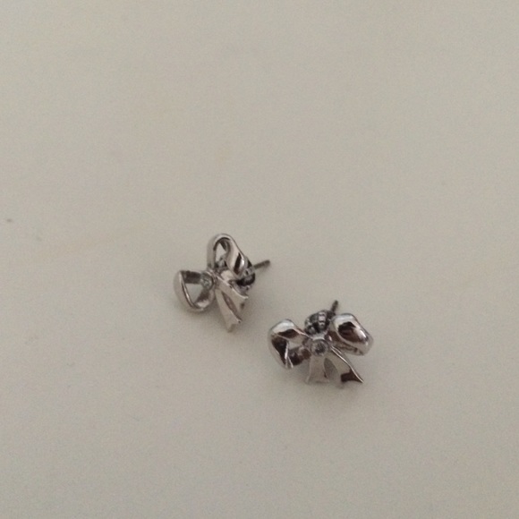 Earrings - Picture 2 of 3