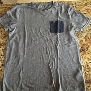 Men short sleeve pocket tee Hollister like new