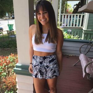 Meet your Posher, Courtney