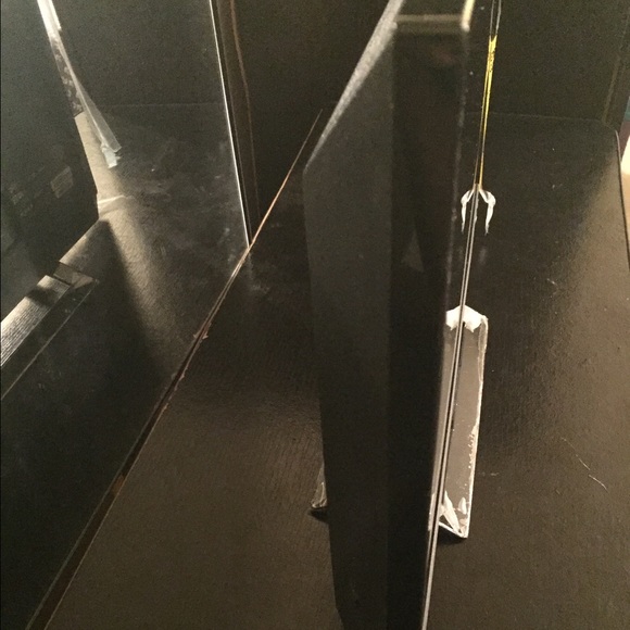 Smart T.V. And Smart blue ray sony dvd player - Picture 2 of 3