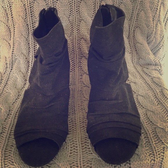 American Eagle peep toe boots size 12