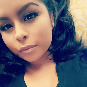 Meet your Posher, Vivian