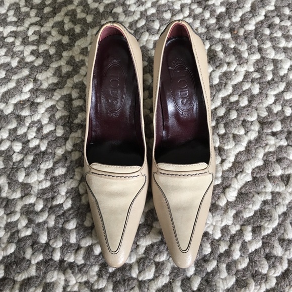 Tod's Cream Pumps