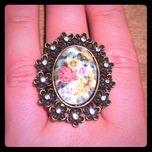 Beautiful vintage ring