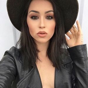 Meet your Posher, Eden