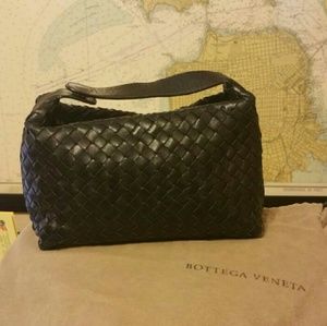 Bottega Vaneta Day Cluth