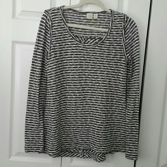 LUCY & LAUREL Sweaters - LUCY & LAUREL NAVY AND WHITE STRIPED SWEATER