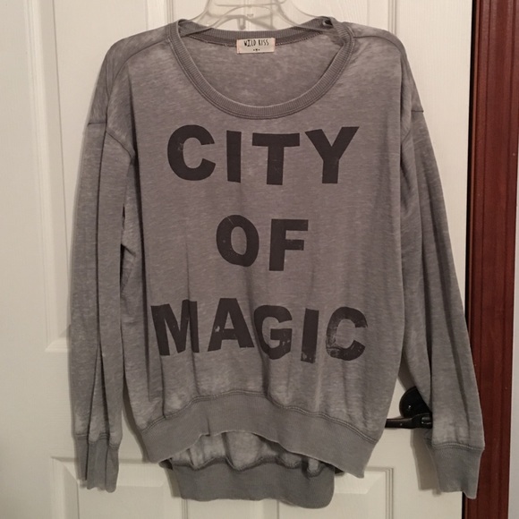 M gray long sleeve tshirt