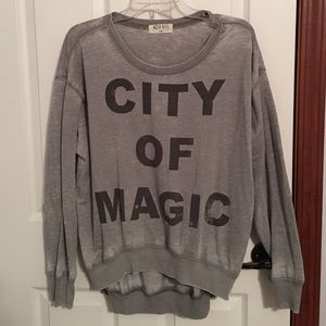 M gray long sleeve tshirt