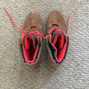 Women's hiking boots