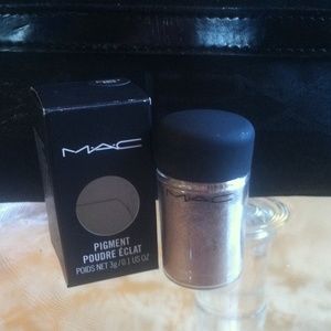 MAC PIGMENT BLONDES GOLD🎉FLASH SALE🎉