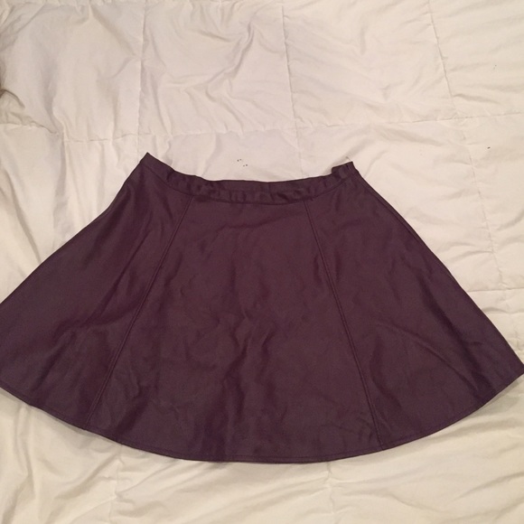 Lauren Conrad  Dresses & Skirts - Maroon skirt