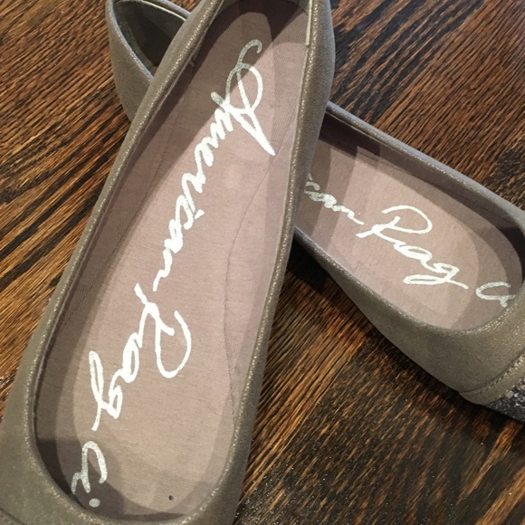American rag glitter flats-Last Chance for these adorable shoes! - Picture 3 of 4