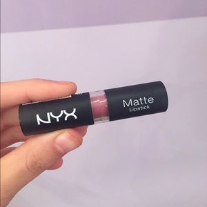 NYX Matte Lipstick in Whipped Caviar