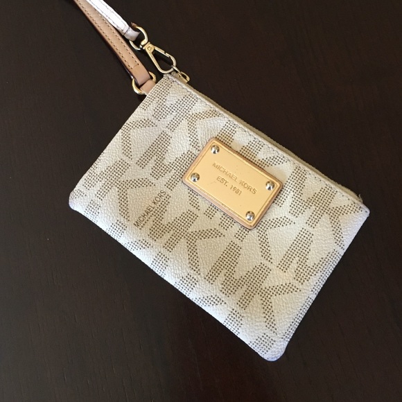 Michael Kors wristlet