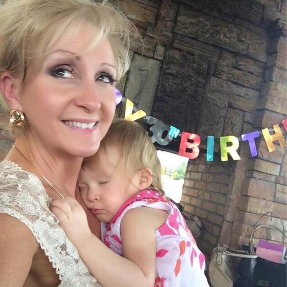 Meet your Posher, Tambra - Picture 1 of 1