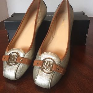 NIB Liz Claiborne flats Gold Brown Leather 8 M