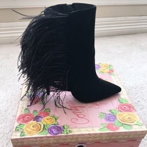 NWT Jeffrey Campbell Vain Feather Bootie