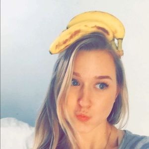 Meet your Posher, Candace