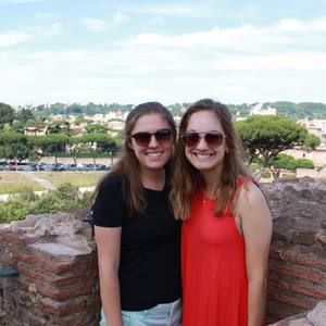 Meet your Posher, Larissa