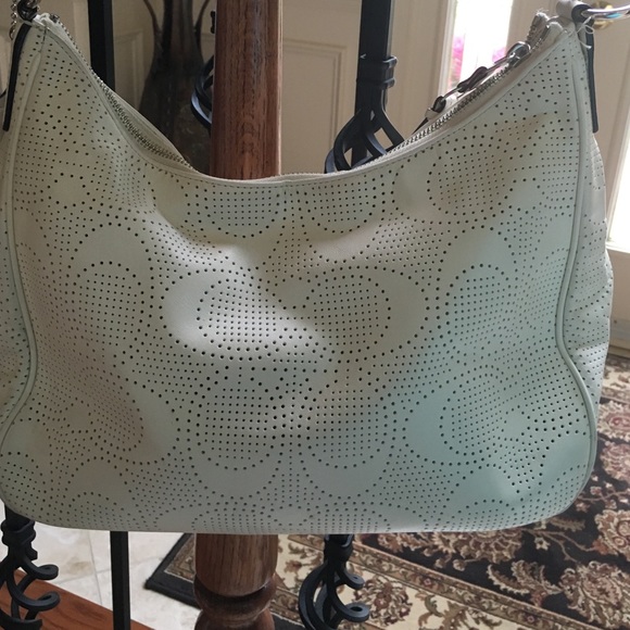 IVORY PERF C SIGNATURE SHOULDER BAG - Picture 2 of 4