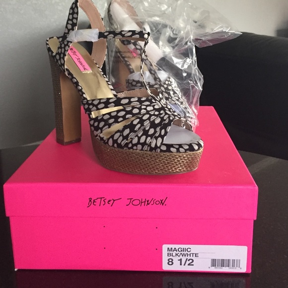 Betsey Johnson Shoes - ❗️weekend sale❗️Betsey Johnson shoes