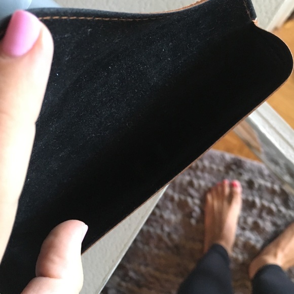 Authentic ray ban glasses case and cloth - Picture 4 of 4