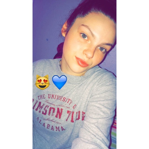 Meet your Posher, Caitlin