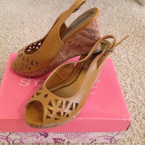 Wedge heels